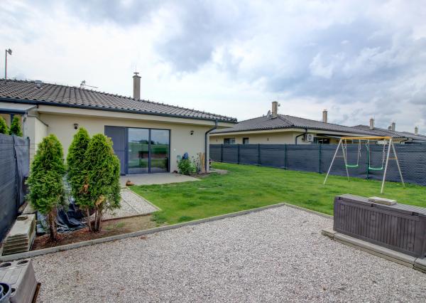 Na prenájom 4izbový rodinný dom Hamuliakovo