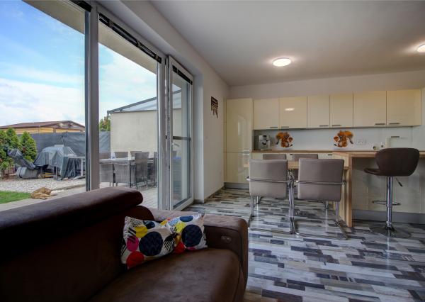 Na prenájom 4izbový rodinný dom Hamuliakovo