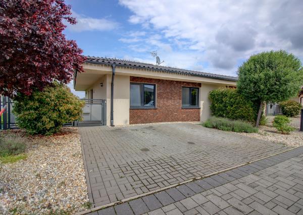 Na prenájom 4izbový rodinný dom Hamuliakovo