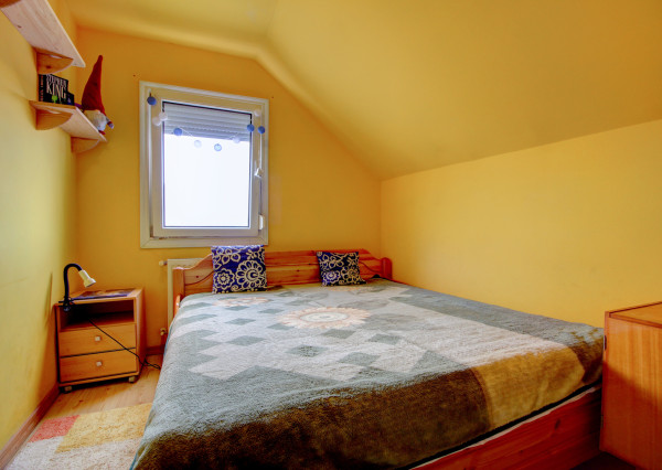 Na predaj 7-izbový rodinný dom so 4 garážami na 1449 m² pozemku v kúpeľnom mestečku Lipót v Maďarsku