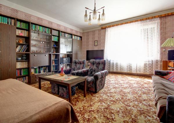 Na predaj priestranný 2i  byt v Komárne na Staničnej ulici