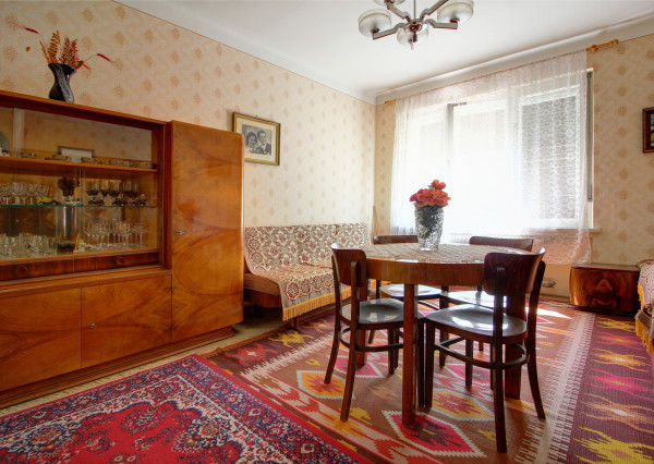 Na predaj priestranný 2i  byt v Komárne na Staničnej ulici