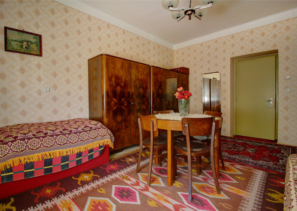 Na predaj priestranný 2i  byt v Komárne na Staničnej ulici