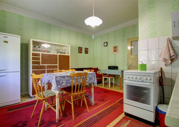 Na predaj priestranný 2i  byt v Komárne na Staničnej ulici