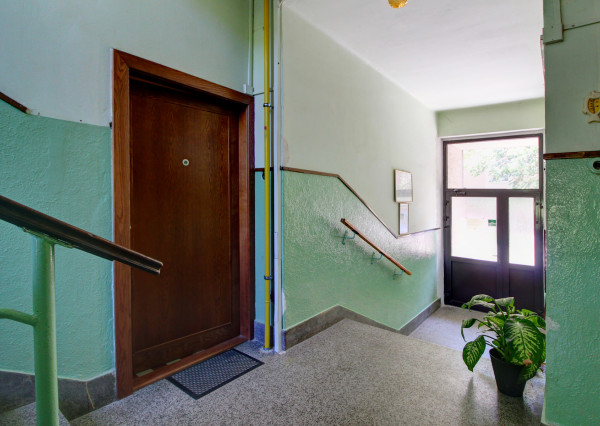 Na predaj priestranný 2i  byt v Komárne na Staničnej ulici