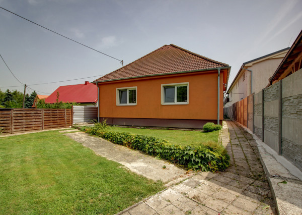 Na predaj: 4i RD -INVESTIČNÁ PRÍLEŽITOSŤ - obec Hamuliakovo