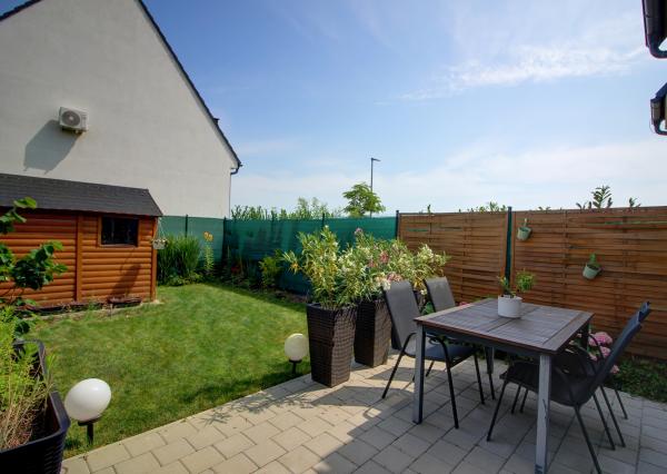 3i mezanín  so záhradou a parkovaním,  Bratislava - Čuňovo