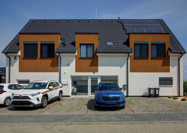 3i mezanín  so záhradou a parkovaním,  Bratislava - Čuňovo