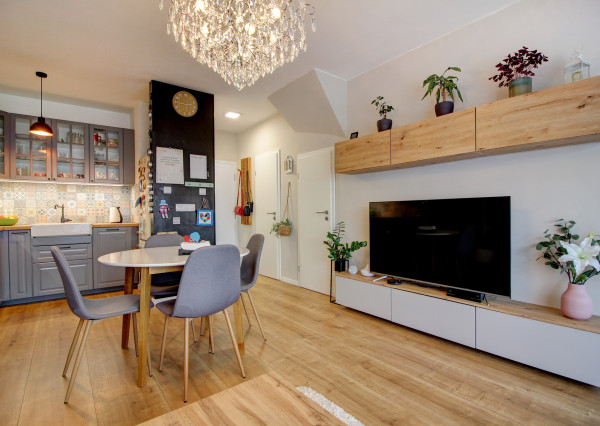 3i mezanín  so záhradou a parkovaním,  Bratislava - Čuňovo