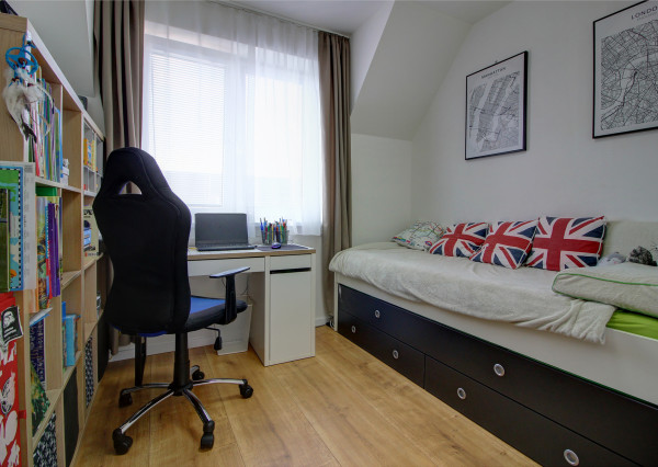 3i mezanín  so záhradou a parkovaním,  Bratislava - Čuňovo