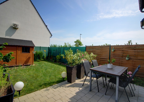 3i mezanín  so záhradou a parkovaním,  Bratislava - Čuňovo