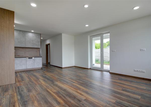 Na prenájom 4 izbový rodinný dom v Hornom Bare