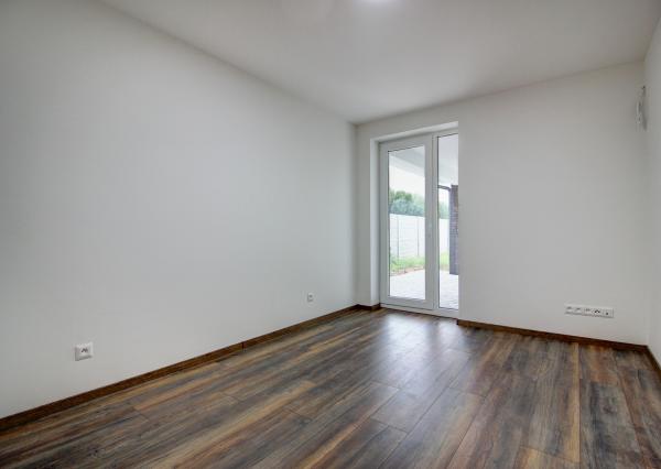 Na prenájom 4 izbový rodinný dom v Hornom Bare