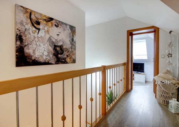 REZERVOVANÝ - Predaj 6i RD 310m2 s garážou, zimnou záhradou-Dunajská Lužná