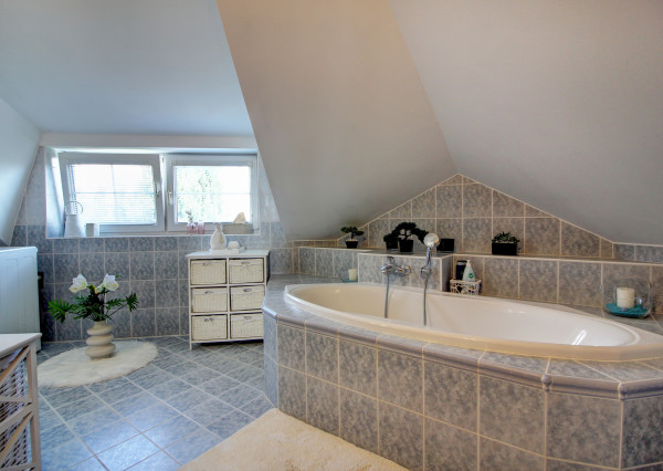 REZERVOVANÝ - Predaj 6i RD 310m2 s garážou, zimnou záhradou-Dunajská Lužná