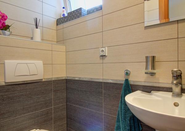 REZERVOVANÝ - Predaj 6i RD 310m2 s garážou, zimnou záhradou-Dunajská Lužná