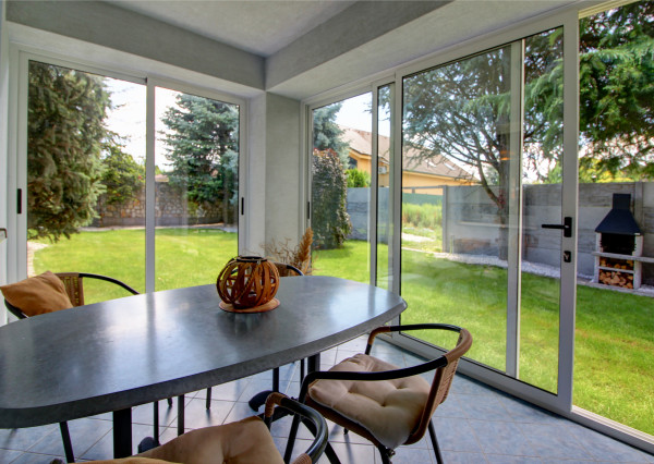 REZERVOVANÝ - Predaj 6i RD 310m2 s garážou, zimnou záhradou-Dunajská Lužná