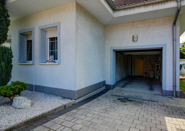 REZERVOVANÝ - Predaj 6i RD 310m2 s garážou, zimnou záhradou-Dunajská Lužná