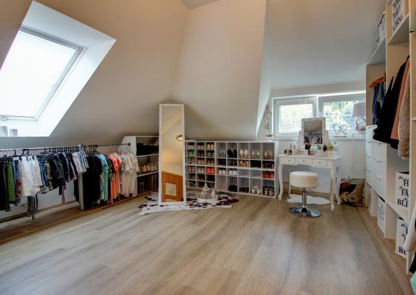 REZERVOVANÝ - Predaj 6i RD 310m2 s garážou, zimnou záhradou-Dunajská Lužná