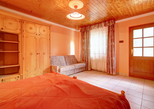 Na predaj 6 izbový rodinný dom v Mosonmagyaróvári na 1059 m² pozemku