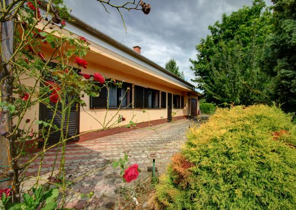 Na predaj 6 izbový rodinný dom v Mosonmagyaróvári na 1059 m² pozemku