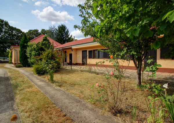 Na predaj 6 izbový rodinný dom v Mosonmagyaróvári na 1059 m² pozemku