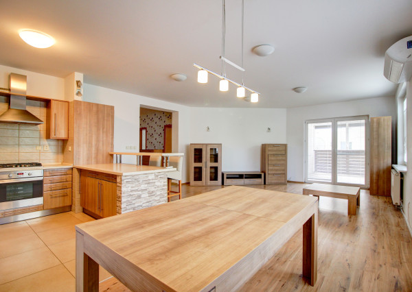 Na predaj: 3 izbový byt 103 m² s terasou, Hlavná,  Šamorín