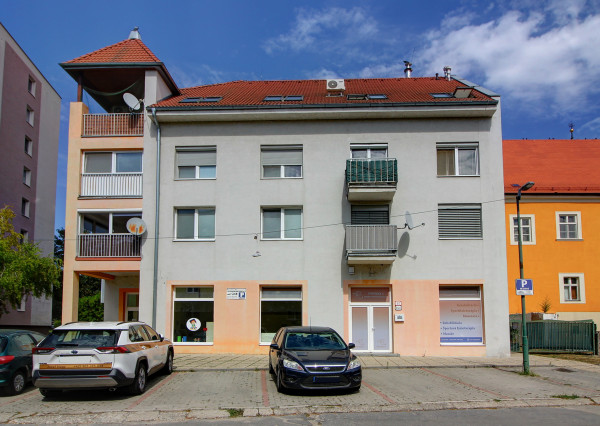 Na predaj: 3 izbový byt 103 m² s terasou, Hlavná,  Šamorín