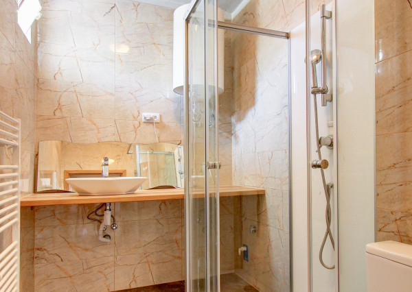 Na predaj: 3izbový rodinný dom na pozemku o rozlohe 925 m2, obec Baka