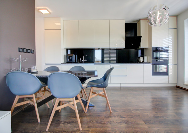 Na predaj elegantný 3 izbový byt v Rovinke s parkovacím státím