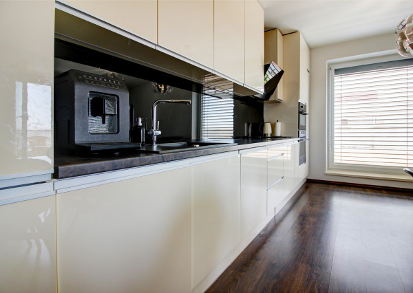 Na predaj elegantný 3 izbový byt v Rovinke s parkovacím státím