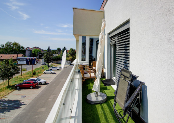 Na predaj elegantný 3 izbový byt v Rovinke s parkovacím státím