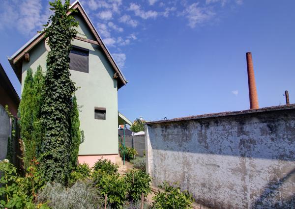 Na predaj záhradná chata na pozemku 531 m² v Šamoríne