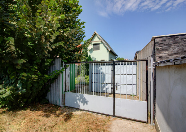 Na predaj záhradná chata na pozemku 531 m² v Šamoríne