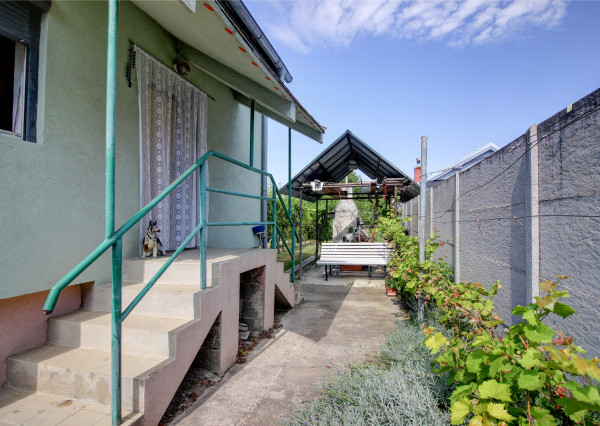 Na predaj záhradná chata na pozemku 531 m² v Šamoríne