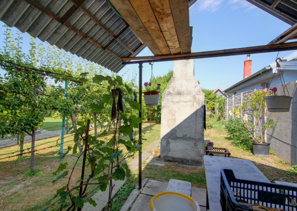 Na predaj záhradná chata na pozemku 531 m² v Šamoríne