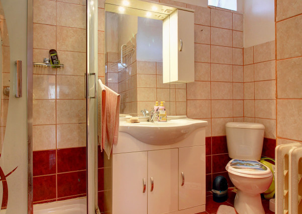 Na predaj: 4i RD, pozemok 1719 m², obec Vojka nad Dunajom