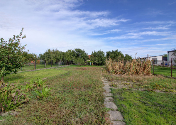 Na predaj: 4i RD, pozemok 1719 m², obec Vojka nad Dunajom