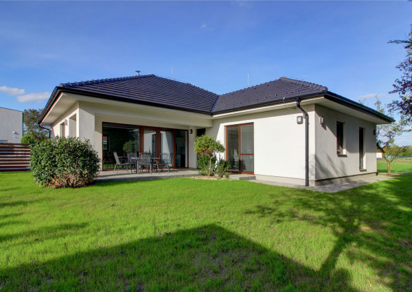 Na predaj: 5  izbový rodinný dom – Bratislava - Podunajské Biskupice