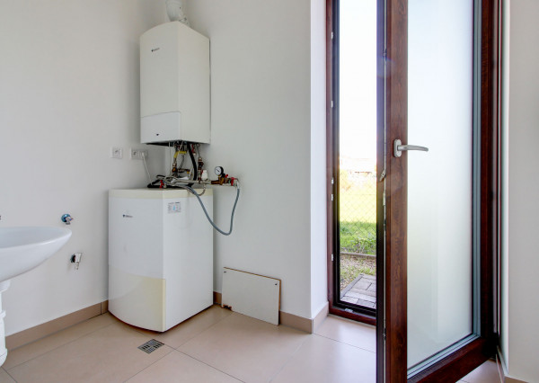 Na predaj: 5  izbový rodinný dom – Bratislava - Podunajské Biskupice