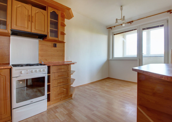 Na predaj: 3 izbový byt 70 m² s balkónom a loggiou  , Veterná,  Šamorín