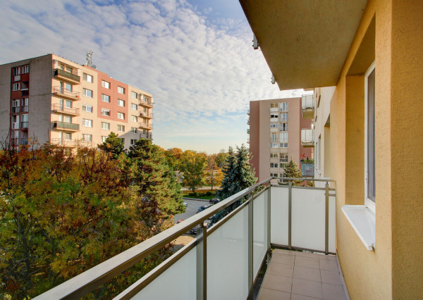 Na predaj: 3 izbový byt 70 m² s balkónom a loggiou  , Veterná,  Šamorín