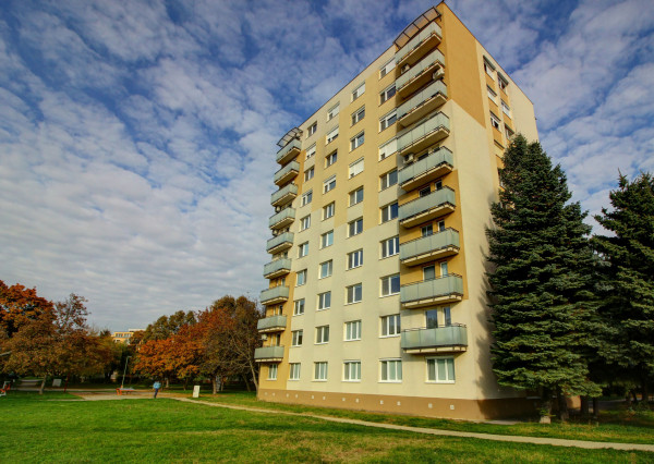 Na predaj: 3 izbový byt 70 m² s balkónom a loggiou  , Veterná,  Šamorín