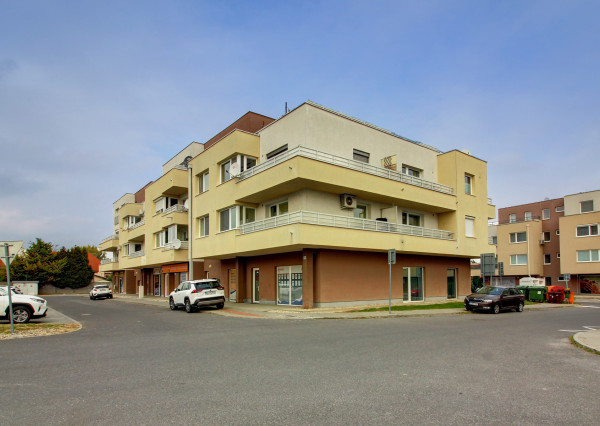 Prenájom nebytového priestoru/kancelárie 30m2 Rovinka