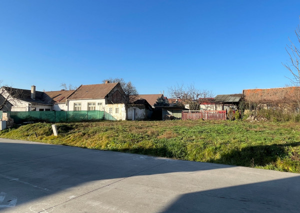 REZERVOVANÉ Na predaj: pozemok 551 m² , Slovenský Grob, okr. Pezinok