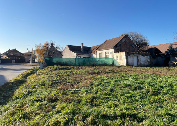 REZERVOVANÉ Na predaj: pozemok 551 m² , Slovenský Grob, okr. Pezinok