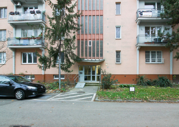 REZERVOVANÉ - 1,5-i byt - kompletná rekonštrukcia BA Ružinov-Haburská ul.