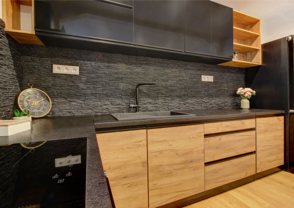 REZERVOVANÉ - 1,5-i byt - kompletná rekonštrukcia BA Ružinov-Haburská ul.