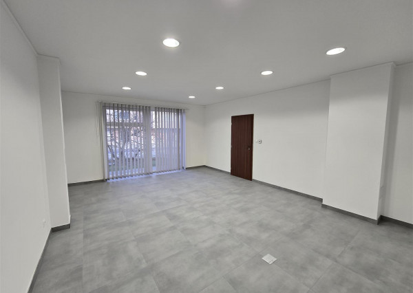 Prenájom nebytového priestoru/kancelárie 30m2 Rovinka