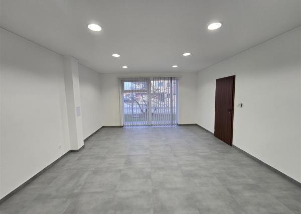 Prenájom nebytového priestoru/kancelárie 30m2 Rovinka